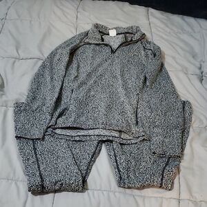 Avia Black and White Patterned Top And Bottom